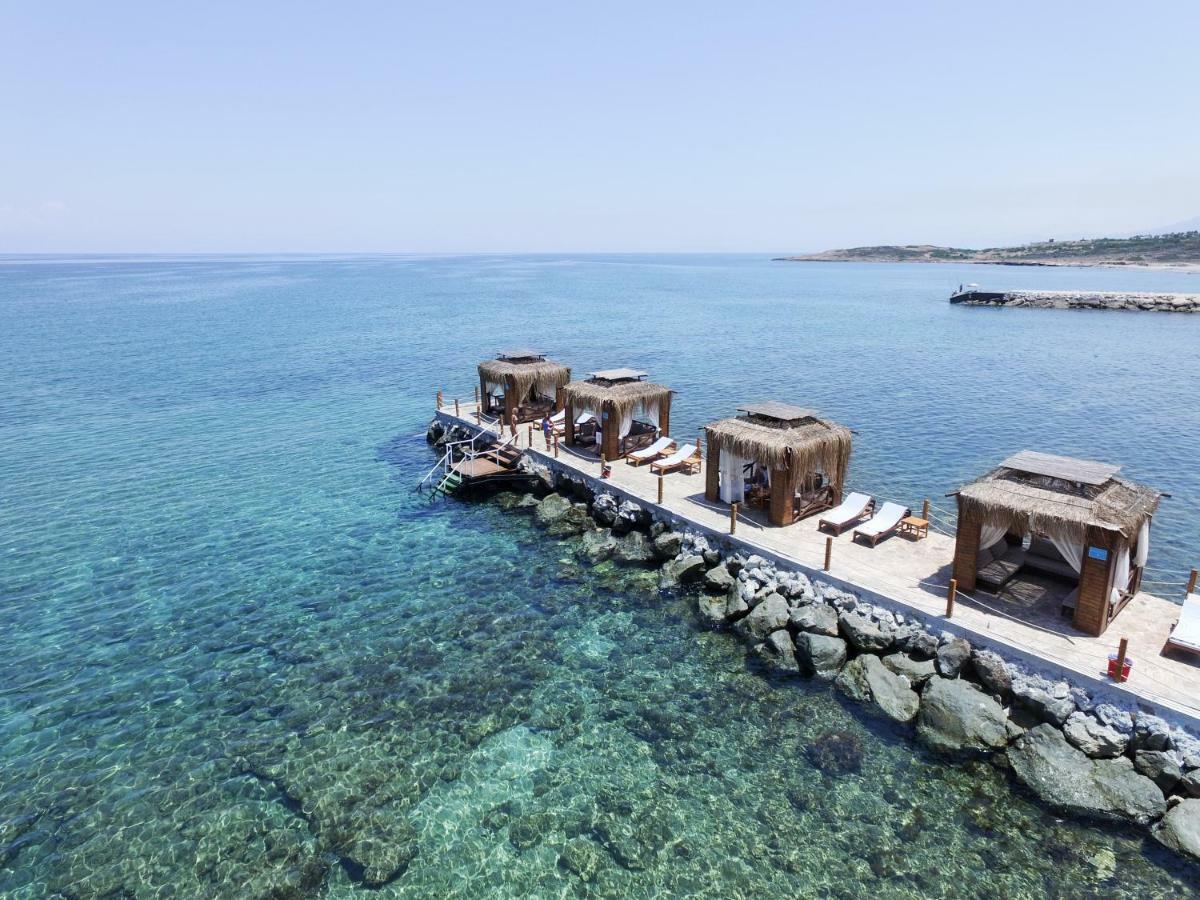 فندق وكازينو مالباس Agios Epiktitos المظهر الخارجي الصورة